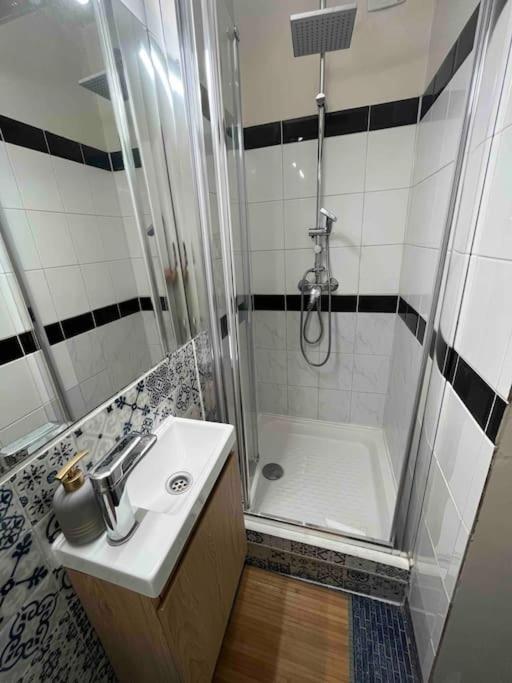 Studio Situe A 5 Min Du Chateau De Versailles Et Stationnement Gratuit Exterior foto